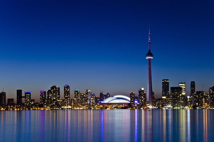 Banks worry Canadian housing market “too hot” Banks worry Canadian housing market “too hot”