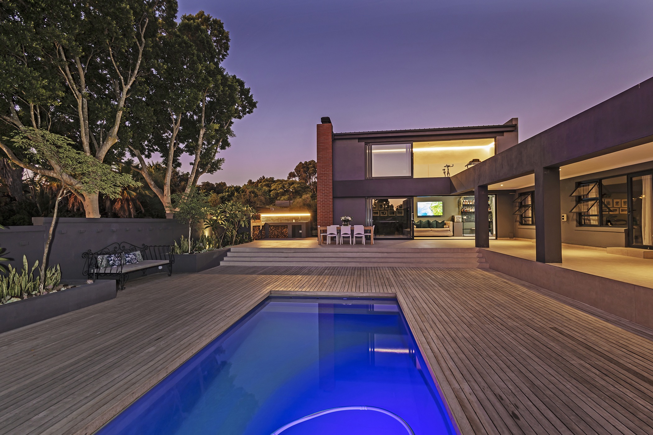 5 bedroom double-storey house for sale in Schoongezicht (Durbanville) R6.89 million 5 bedroom double-storey house for sale in Schoongezicht (Durbanville) R6.89 million