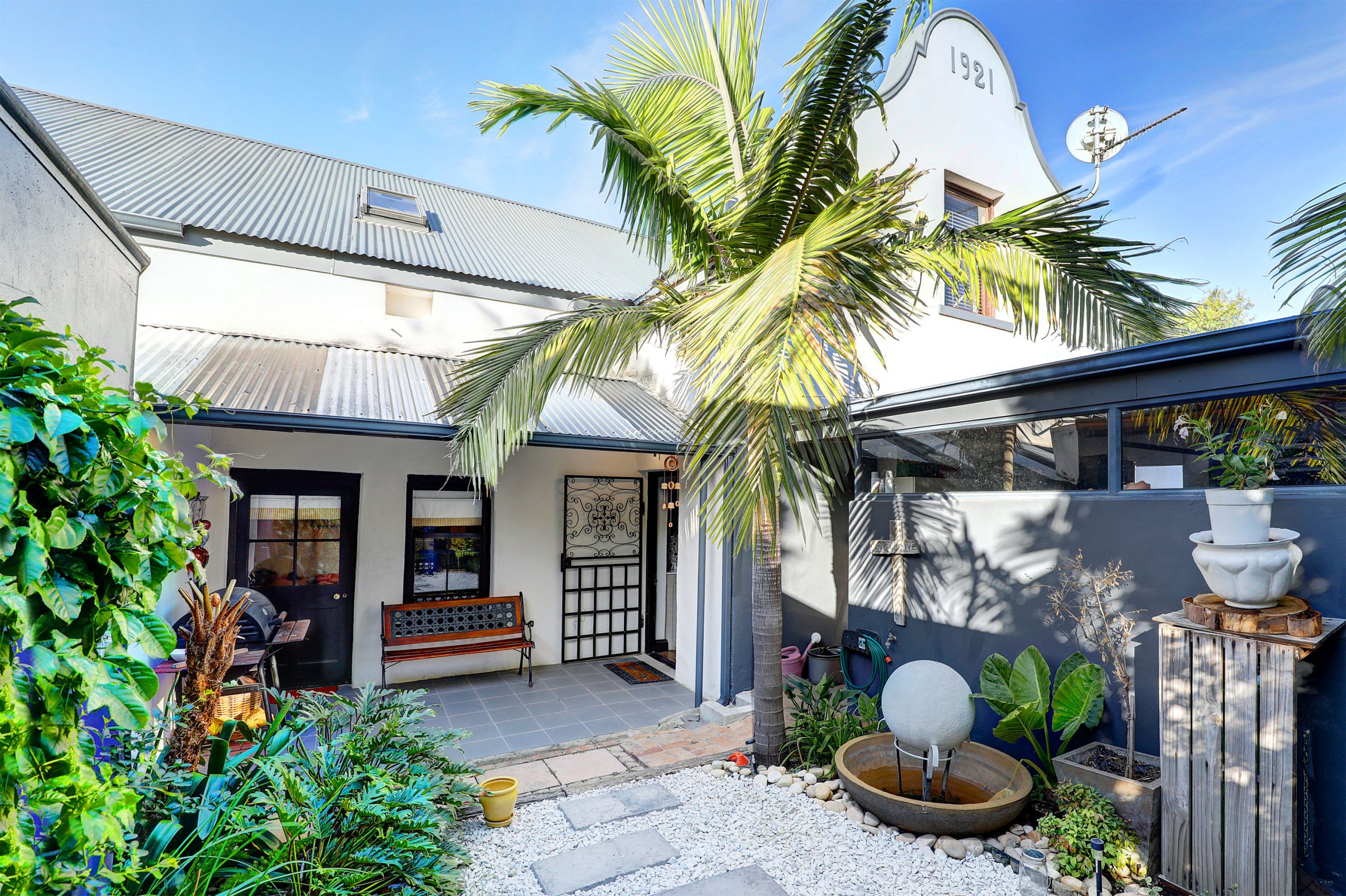 This historic farmhouse-style, three-bedroom home within a gated community in Durbanville has just been sold by Pam Golding Properties for R2.95 million. This historic farmhouse-style, three-bedroom home within a gated community in Durbanville has just been sold by Pam Golding Properties for R2.95 million.