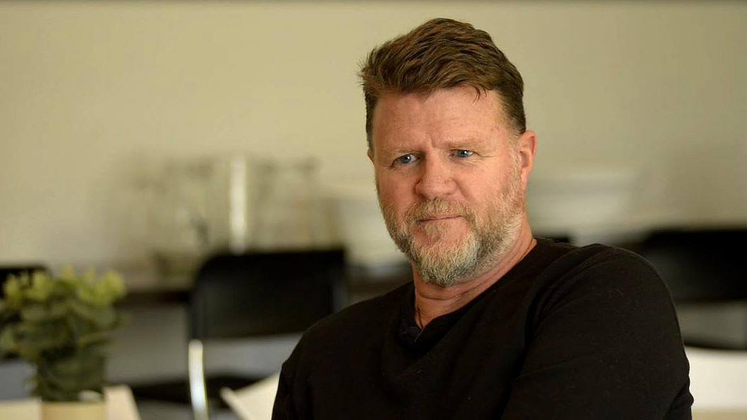 The different value propositions: online versus traditional estate agency service The different value propositions: online versus traditional estate agency service