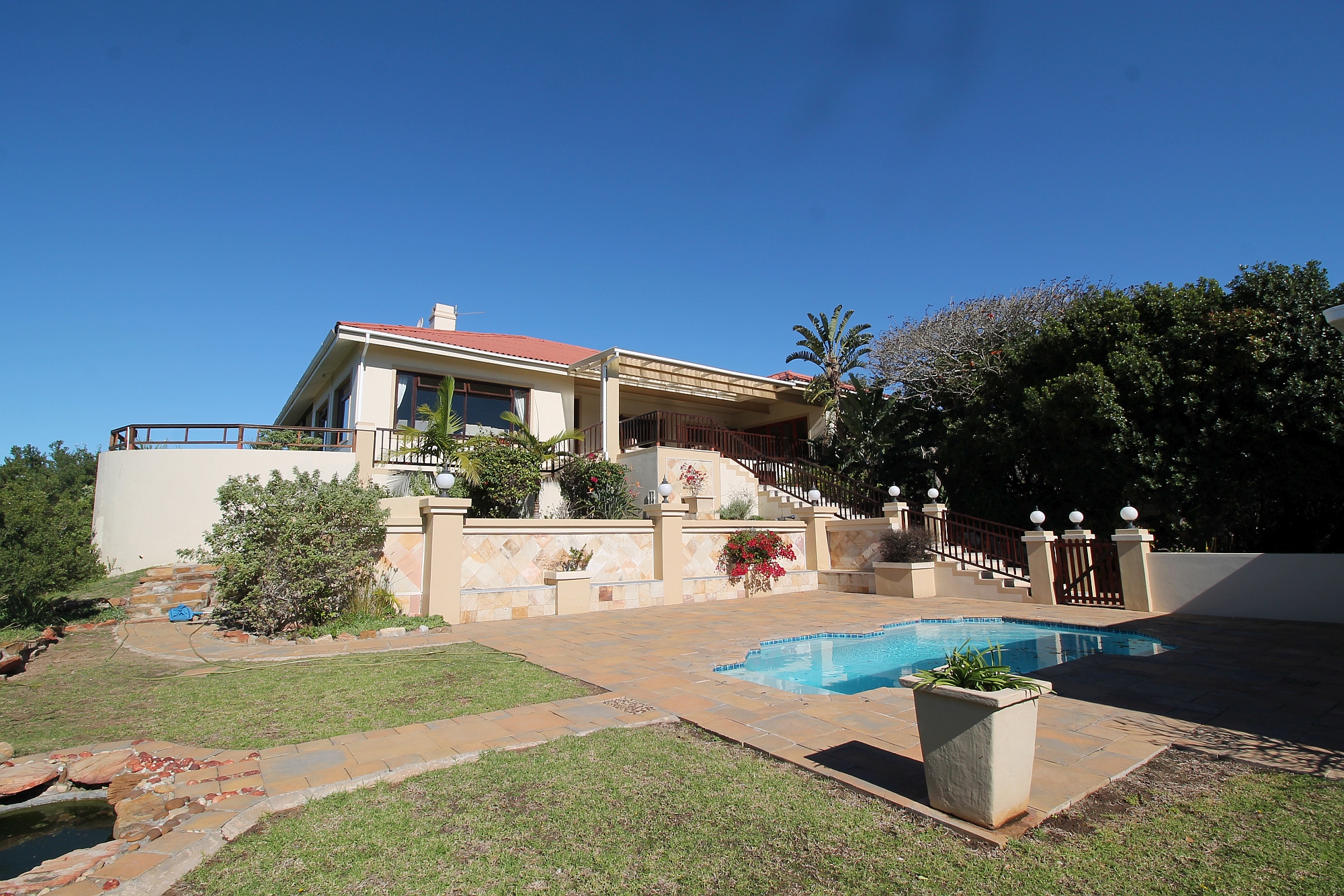 Eastern Cape’s housing market remains resilient despite the Covid-19 lockdown Eastern Cape’s housing market remains resilient despite the Covid-19 lockdown