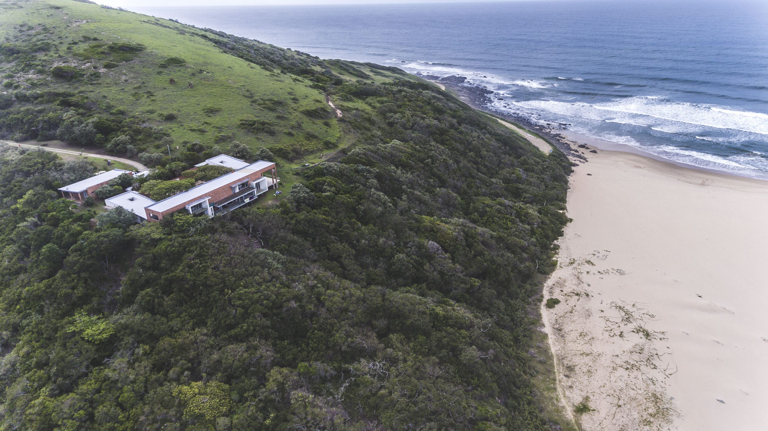 This contemporary, luxury home overlooking Igoda Mouth was recently sold by Pam Golding Properties East London for R8.5 million. This contemporary, luxury home overlooking Igoda Mouth was recently sold by Pam Golding Properties East London for R8.5 million.