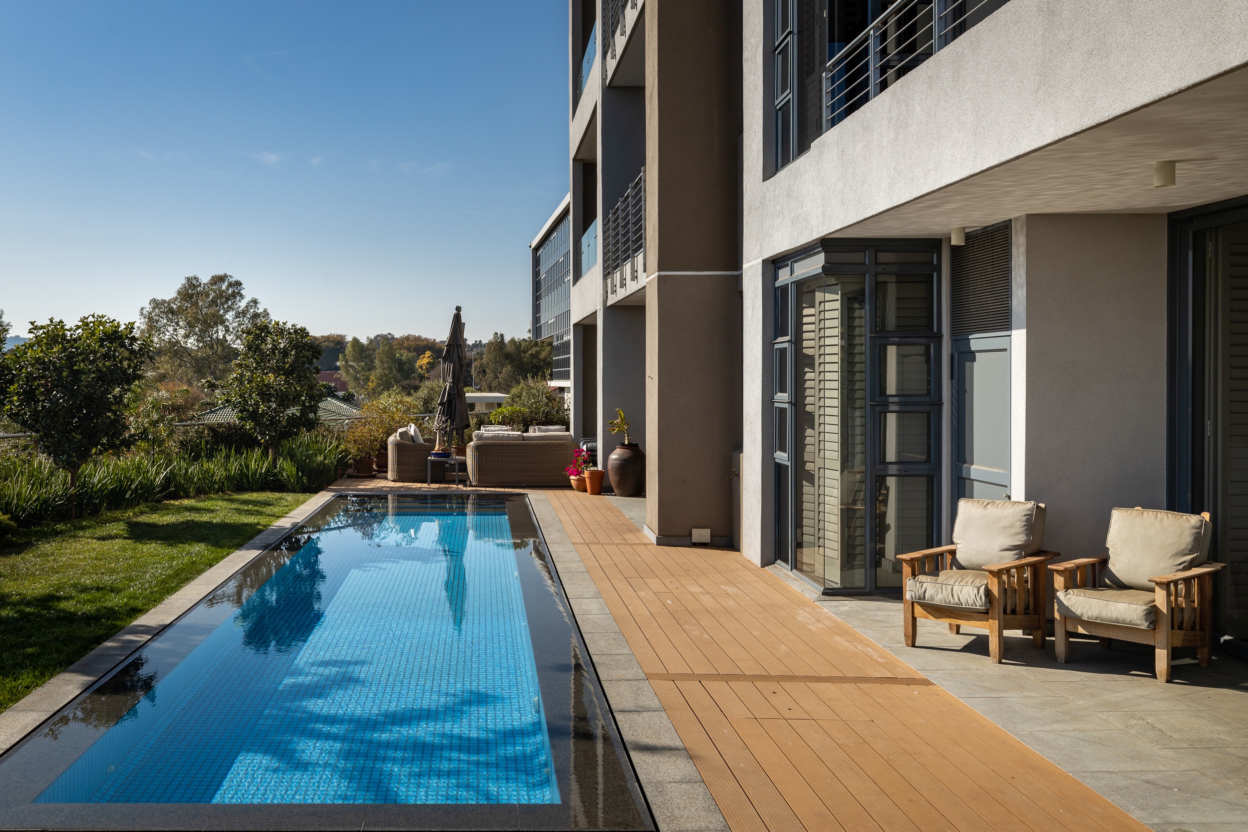 This exclusive apartment in Menlyn Maine Residences in Pretoria goes on online auction with Pam Golding Auctions from 18 August until 24 August 2022. This exclusive apartment in Menlyn Maine Residences in Pretoria goes on online auction with Pam Golding Auctions from 18 August until 24 August 2022.