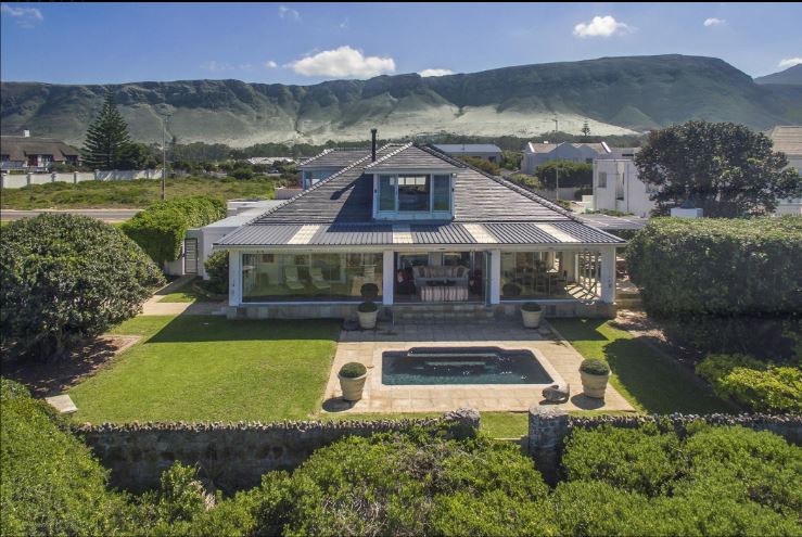 Hermanus is the best whale-watching spot in the world – but we knew that already! Hermanus is the best whale-watching spot in the world – but we knew that already!