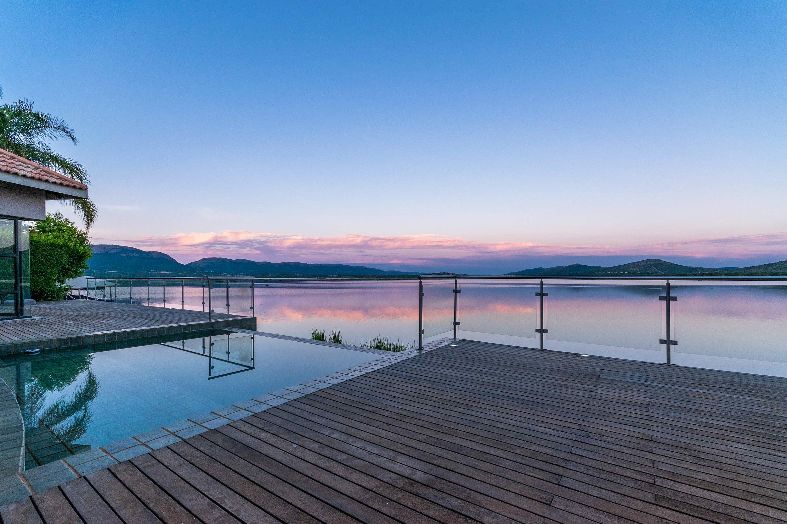 Inland towns beckon home buyers escaping the confines of city life Inland towns beckon home buyers escaping the confines of city life