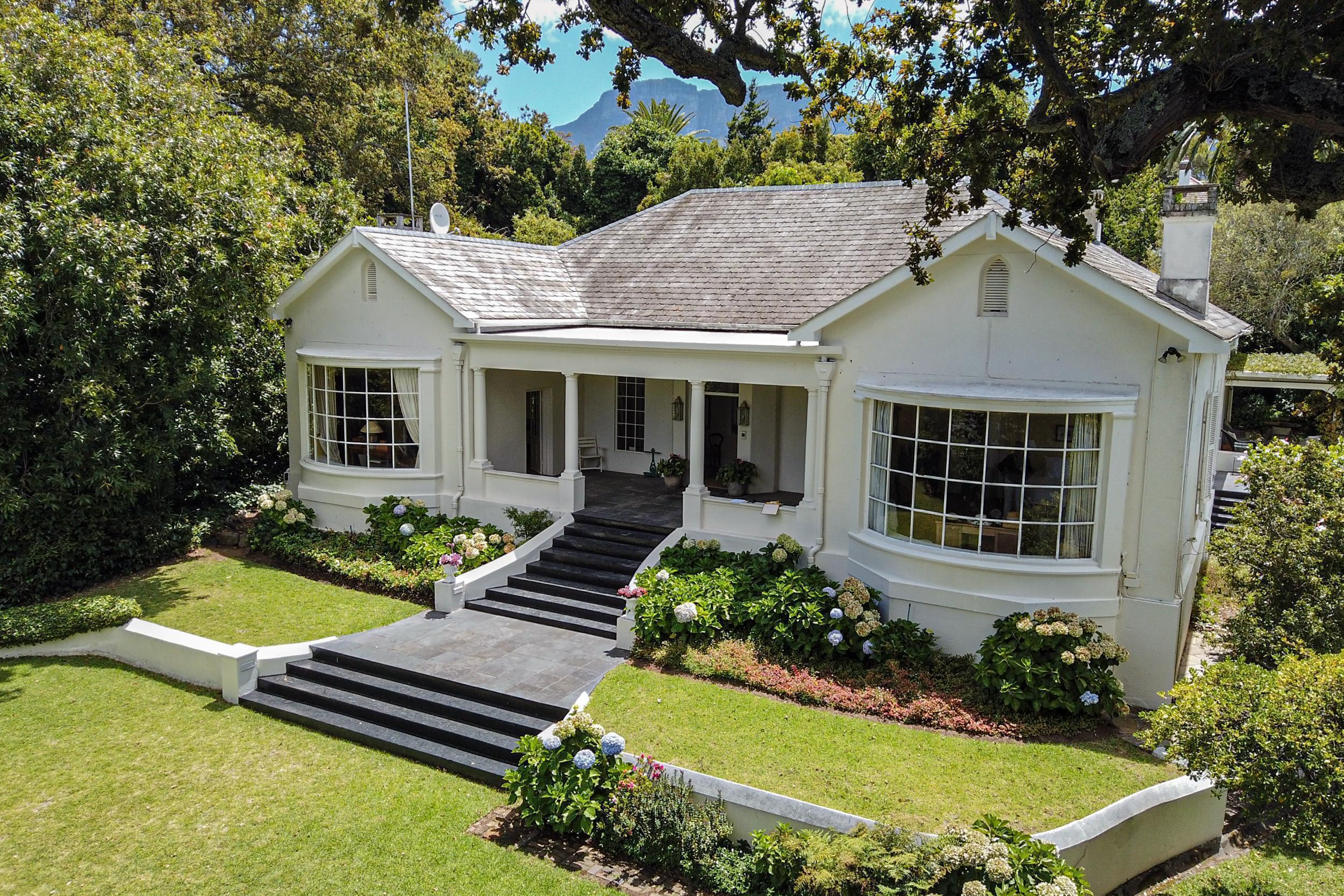 Sprawling historic home invites graceful living Sprawling historic home invites graceful living