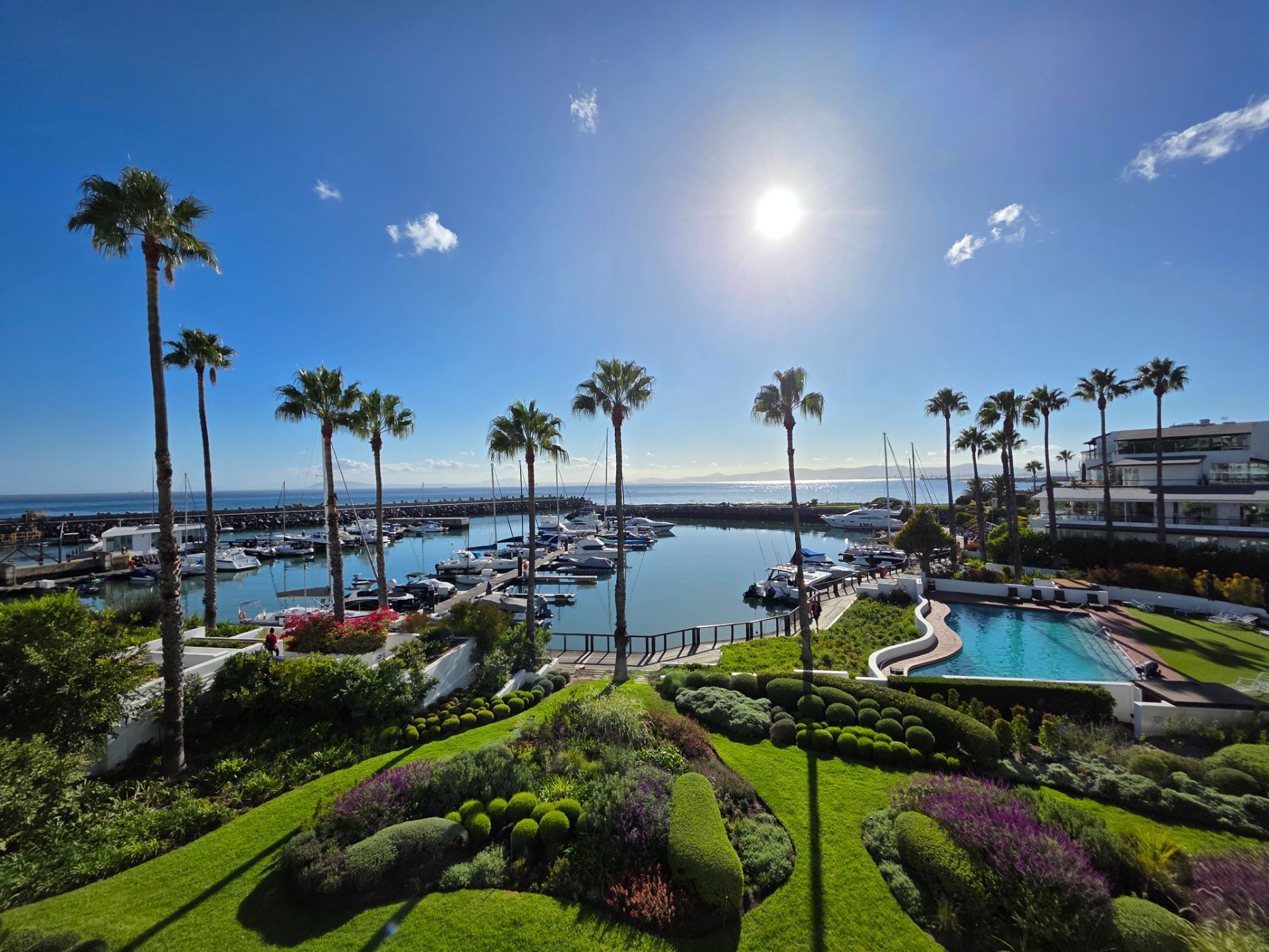 In prime location in ‘The Water Club’ in Cape Town’s prestigious Blue Flag Marina in Mouille Point, this luxury three-bedroom apartment is available to rent through Pam Golding Properties at R120 000 per month. Residents in this exclusive residential enclave enjoy direct access to the adjacent 5-Star Radisson Blu Hotel, and close proximity to the V&A Waterfront. In prime location in ‘The Water Club’ in Cape Town’s prestigious Blue Flag Marina in Mouille Point, this luxury three-bedroom apartment is available to rent through Pam Golding Properties at R120 000 per month. Residents in this exclusive residential enclave enjoy direct access to the adjacent 5-Star Radisson Blu Hotel, and close proximity to the V&A Waterfront.