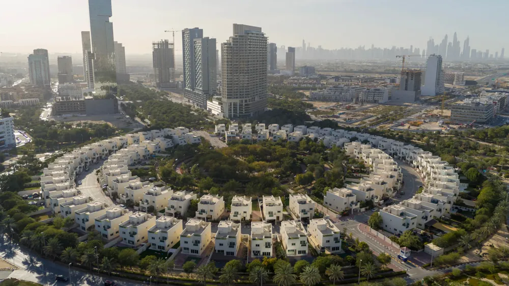 The Dubai residential property market experienced a historic and record-breaking first half in 2025, driven by strong international investor confidence
and a significant influx of high-net-worth individuals. Total transaction volume and value soared year-on-year, reinforcing Dubai&rsquo;s status as a leading global real estate safe haven. The marke...