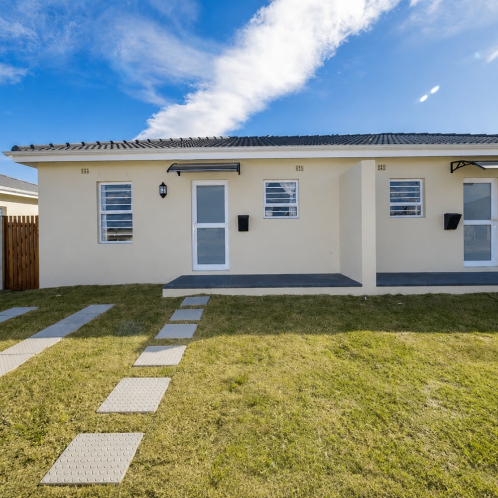 Bardale Village Alford Batley in Silversands, South Africa